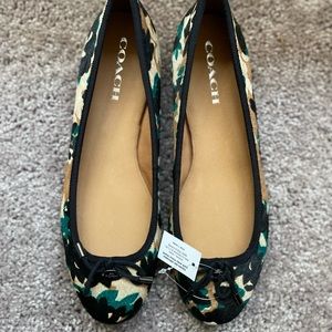 Coach Lara Scattered Leaf Flats